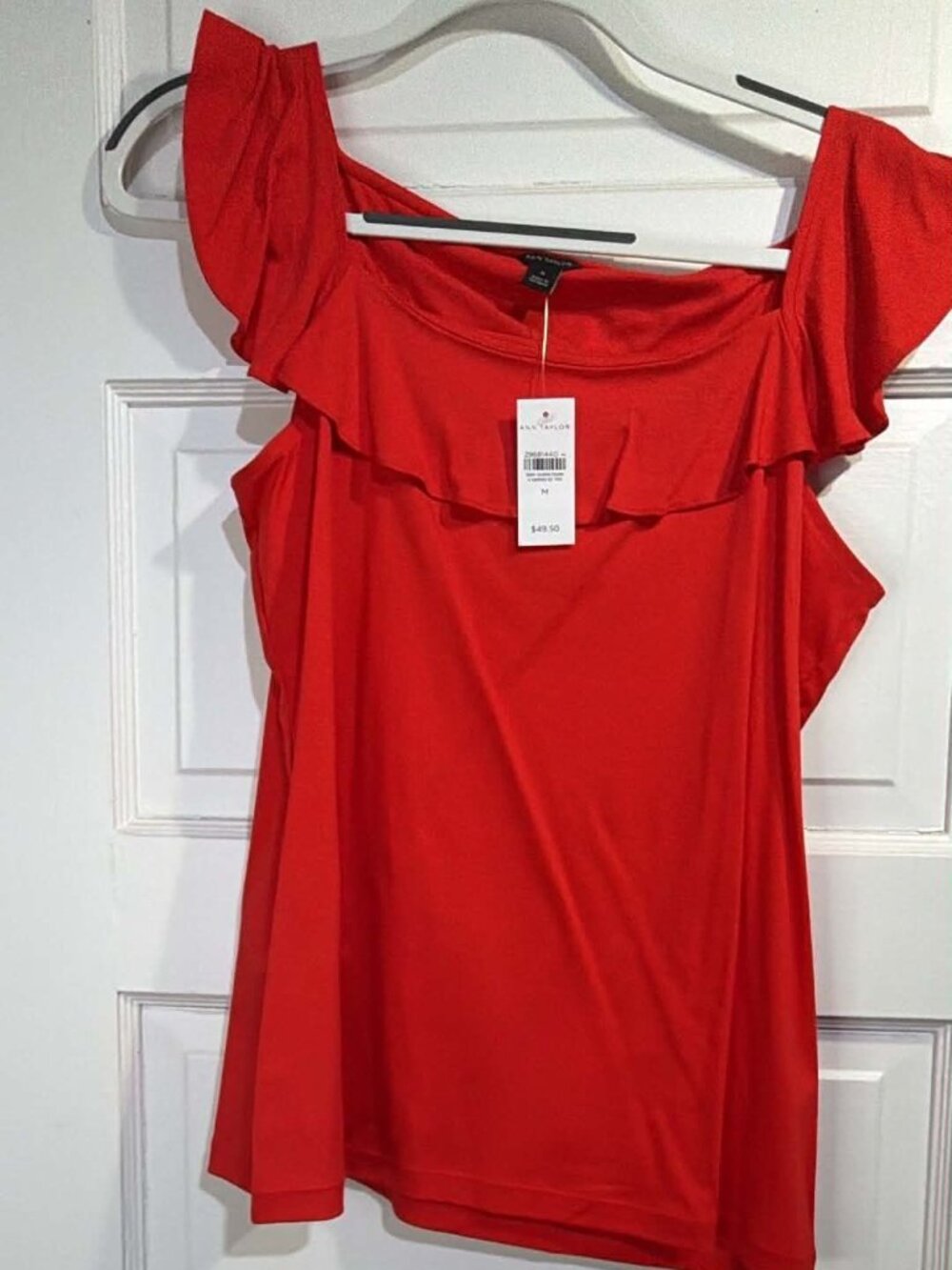 ann taylor M red top sleevles